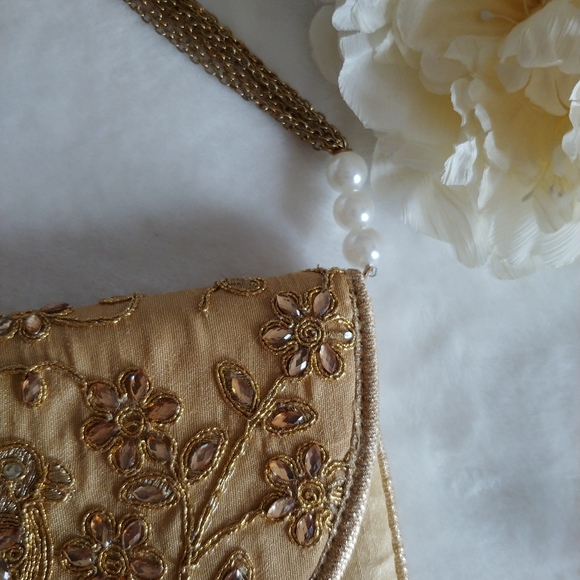 Floral Bag! - Picture 3 of 11